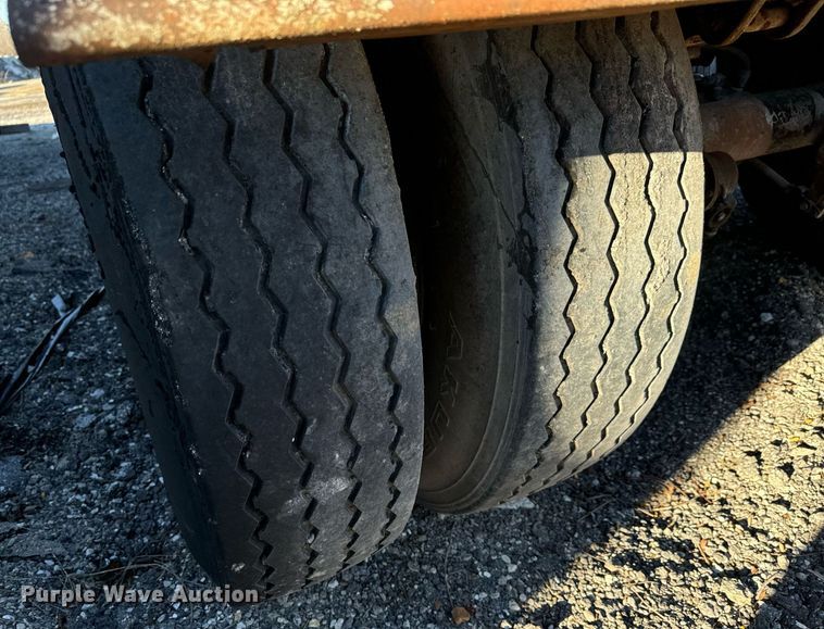 image for item MT9032 1971 Butler tank trailer