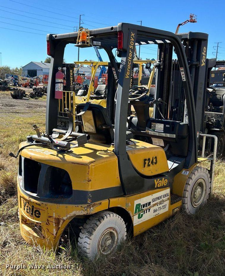 image for item NJ9576 Yale GLP050VXEUSE090 forklift