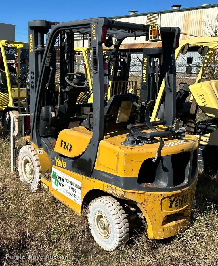 image for item NJ9576 Yale GLP050VXEUSE090 forklift