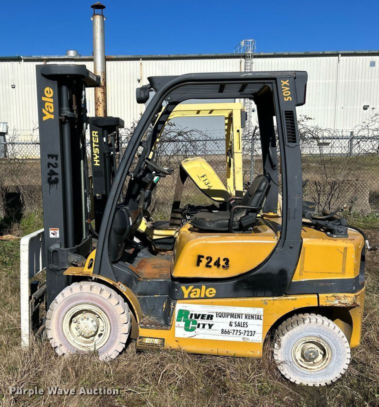 image for item NJ9576 Yale GLP050VXEUSE090 forklift