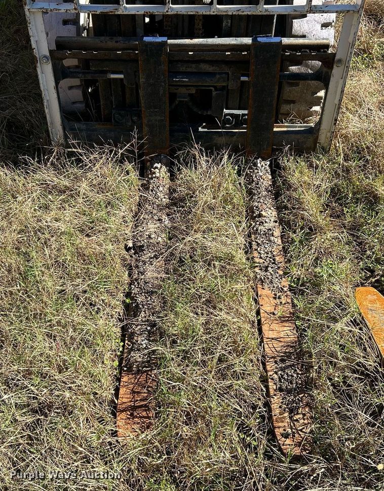 image for item NJ9576 Yale GLP050VXEUSE090 forklift