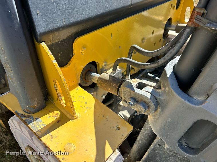 image for item NJ9576 Yale GLP050VXEUSE090 forklift