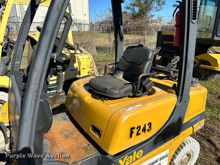 image for item NJ9576 Yale GLP050VXEUSE090 forklift