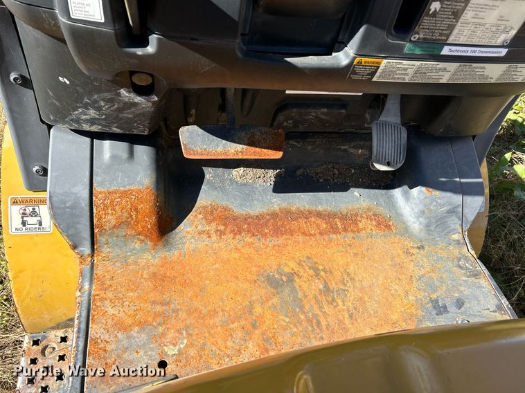 image for item NJ9576 Yale GLP050VXEUSE090 forklift