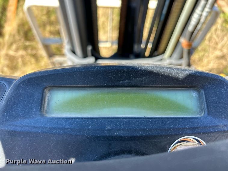 image for item NJ9576 Yale GLP050VXEUSE090 forklift