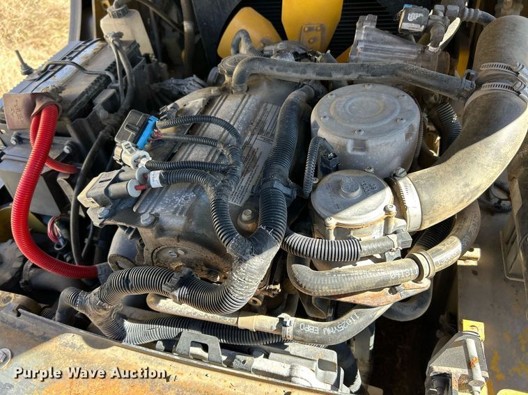 image for item NJ9576 Yale GLP050VXEUSE090 forklift