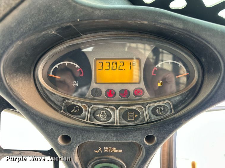 image for item NQ9132 2012 Bobcat T630 tracked skid steer loader