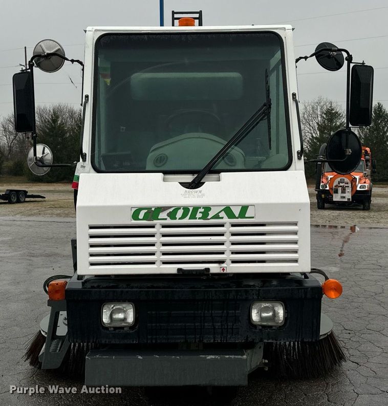 image for item OG9721 2016 Global  M3 street sweeper truck