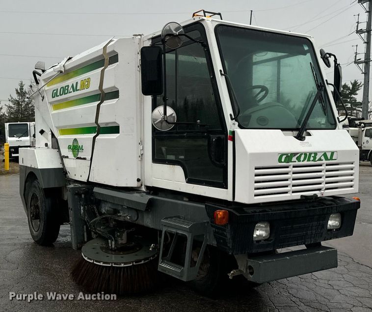 image for item OG9721 2016 Global  M3 street sweeper truck