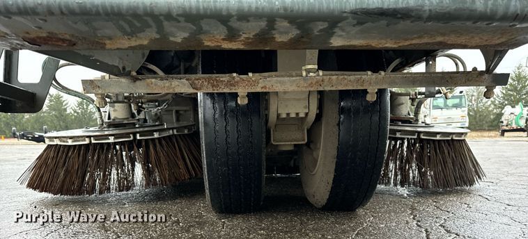 image for item OG9721 2016 Global  M3 street sweeper truck