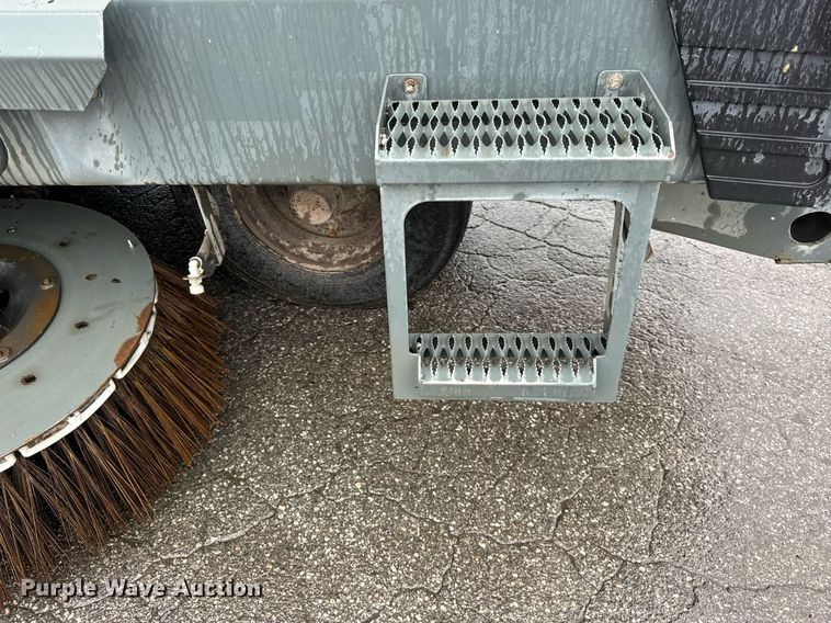 image for item OG9721 2016 Global  M3 street sweeper truck