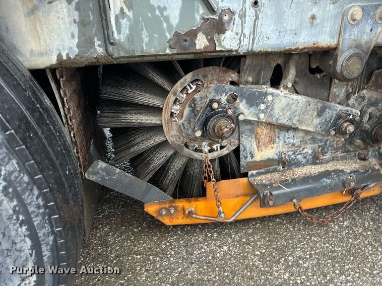 image for item OG9721 2016 Global  M3 street sweeper truck