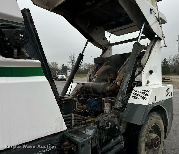 image for item OG9721 2016 Global  M3 street sweeper truck