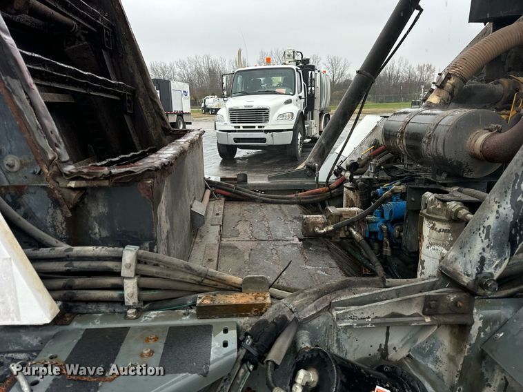 image for item OG9721 2016 Global  M3 street sweeper truck