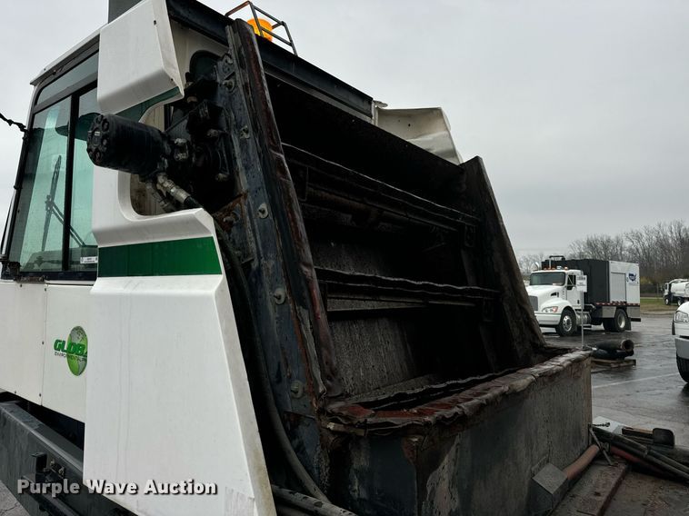 image for item OG9721 2016 Global  M3 street sweeper truck