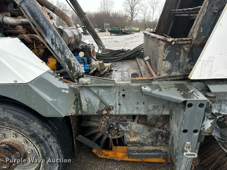 image for item OG9721 2016 Global  M3 street sweeper truck