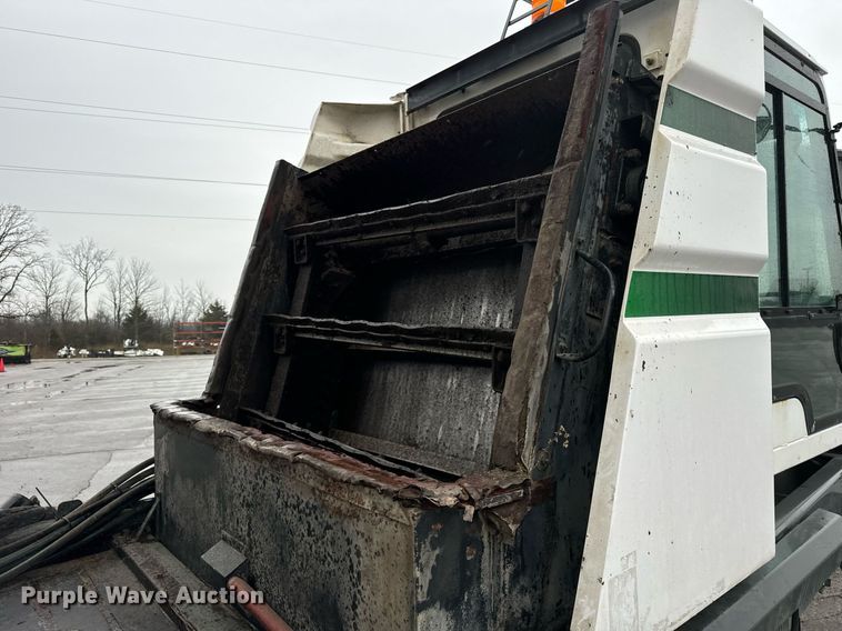 image for item OG9721 2016 Global  M3 street sweeper truck