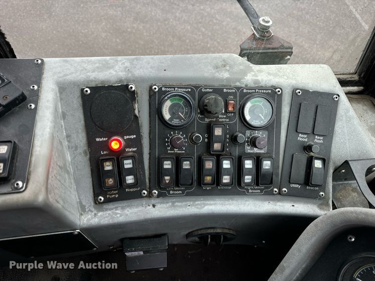 image for item OG9721 2016 Global  M3 street sweeper truck