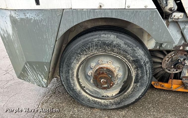 image for item OG9721 2016 Global  M3 street sweeper truck