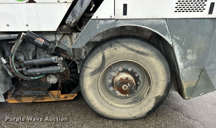 image for item OG9721 2016 Global  M3 street sweeper truck