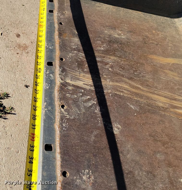 image for item OH9388 2010 Bobcat S100 skid steer loader