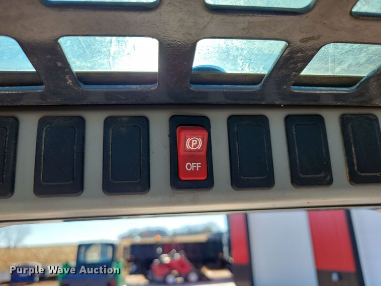 image for item OH9388 2010 Bobcat S100 skid steer loader