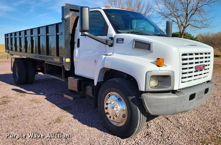 image for item OH9389 2003 GMC C7500 dump truck