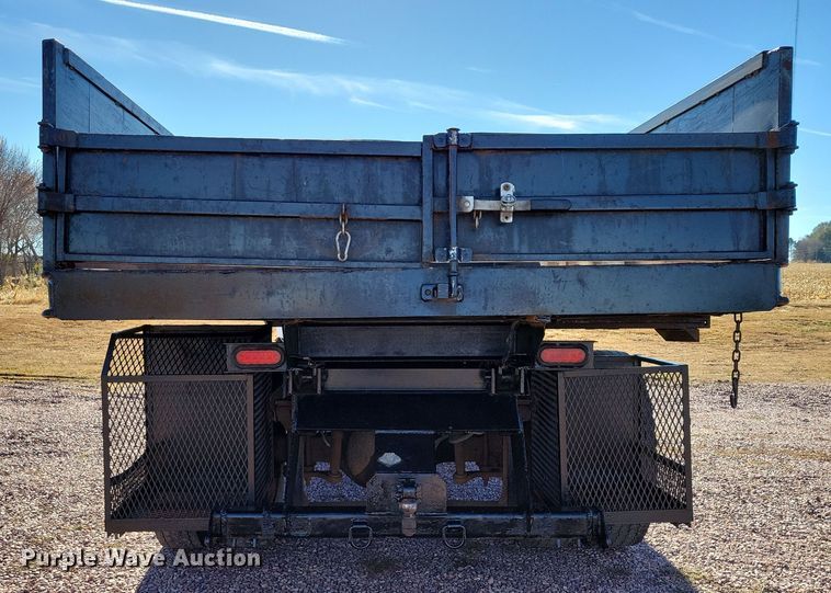 image for item OH9389 2003 GMC C7500 dump truck