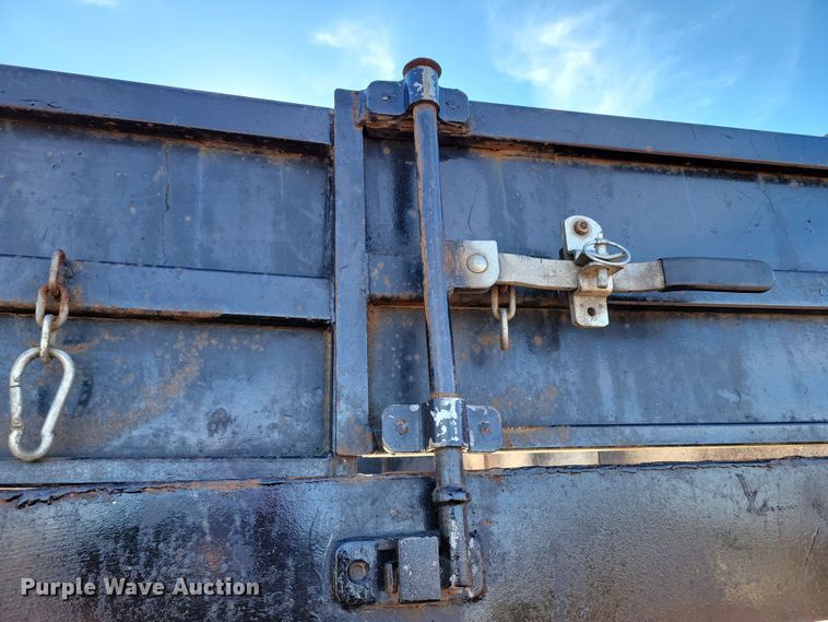 image for item OH9389 2003 GMC C7500 dump truck