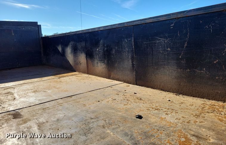 image for item OH9389 2003 GMC C7500 dump truck