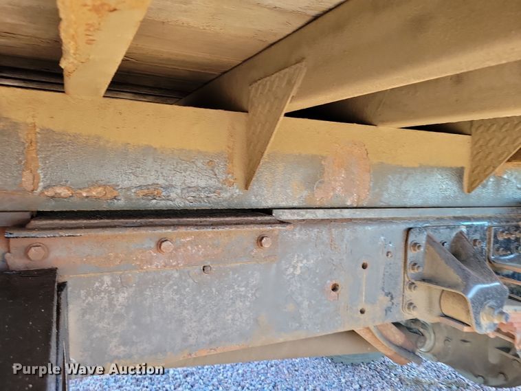 image for item OH9389 2003 GMC C7500 dump truck