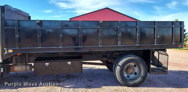 image for item OH9389 2003 GMC C7500 dump truck