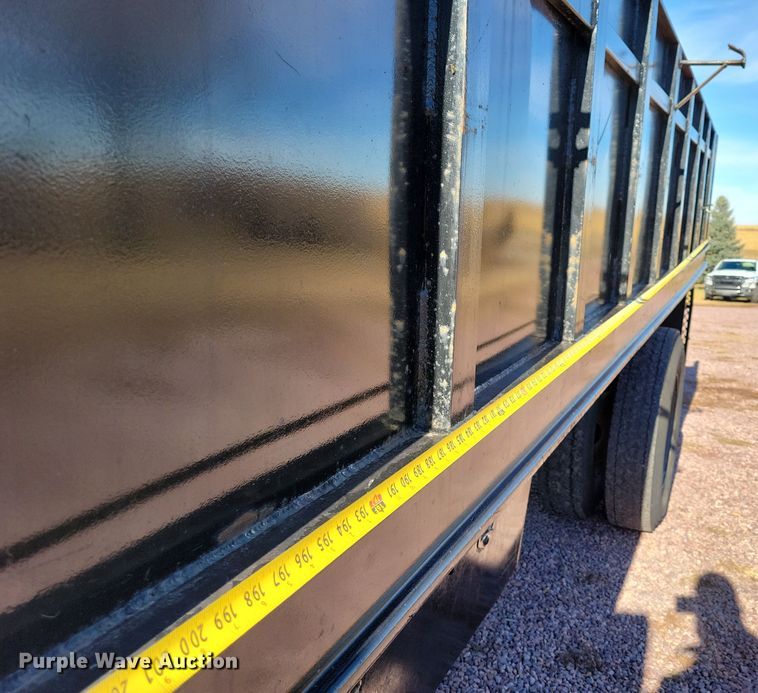 image for item OH9389 2003 GMC C7500 dump truck