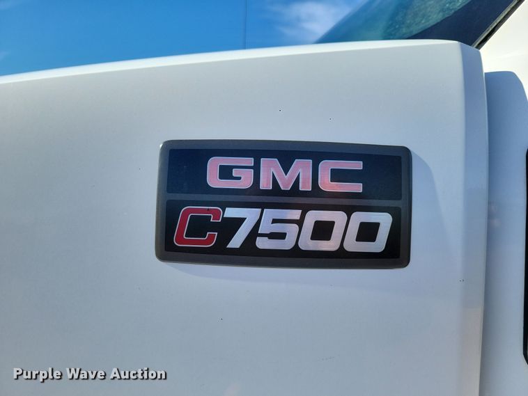 image for item OH9389 2003 GMC C7500 dump truck