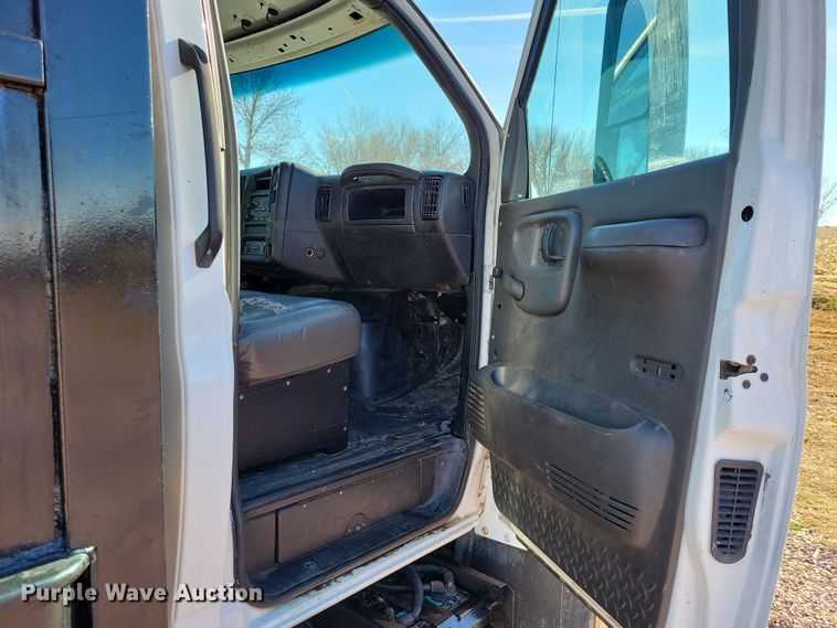 image for item OH9389 2003 GMC C7500 dump truck