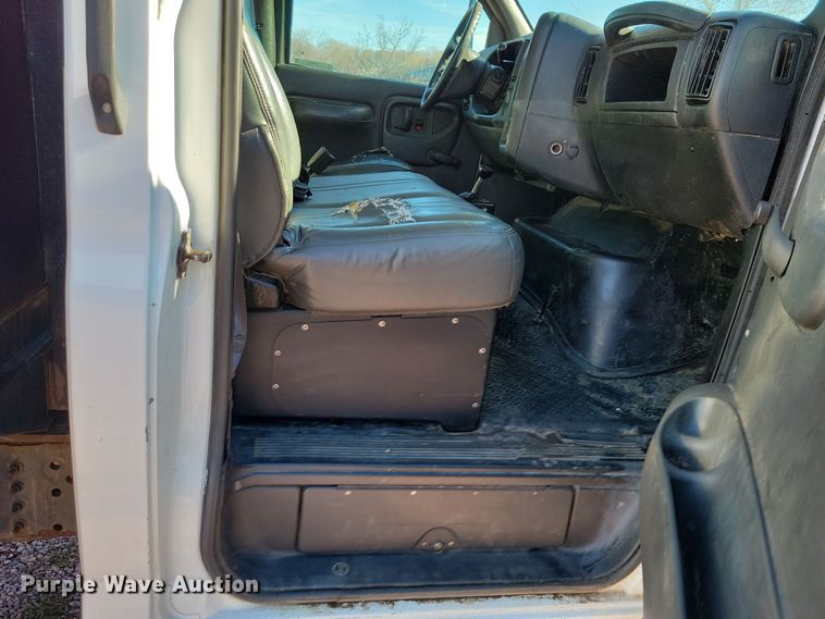 image for item OH9389 2003 GMC C7500 dump truck