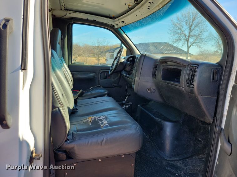 image for item OH9389 2003 GMC C7500 dump truck