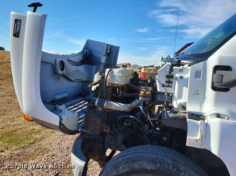 image for item OH9389 2003 GMC C7500 dump truck