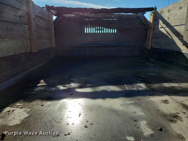 image for item OH9390 2006 Ford F450 Super Duty XL dump truck