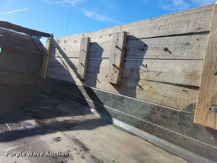 image for item OH9390 2006 Ford F450 Super Duty XL dump truck