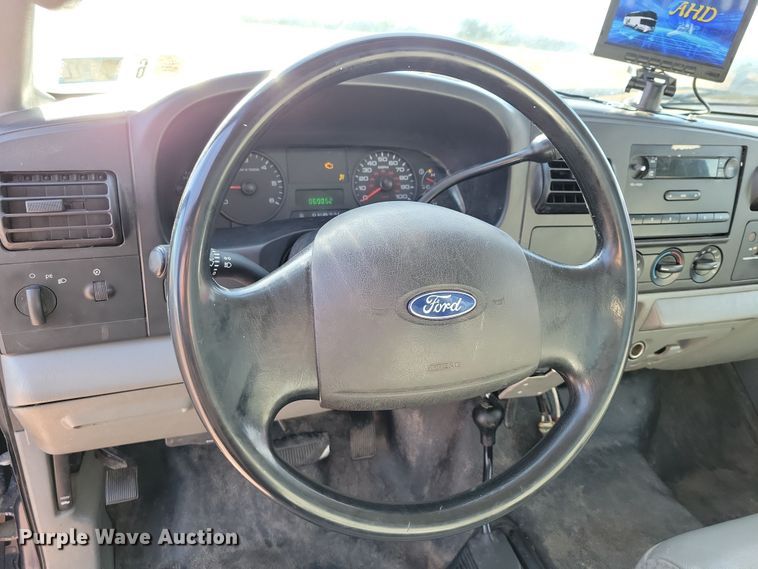 image for item OH9390 2006 Ford F450 Super Duty XL dump truck