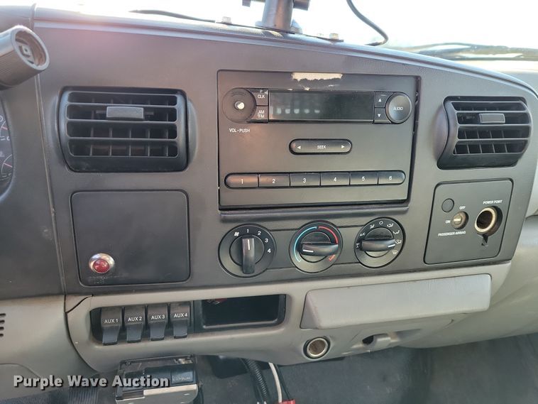 image for item OH9390 2006 Ford F450 Super Duty XL dump truck