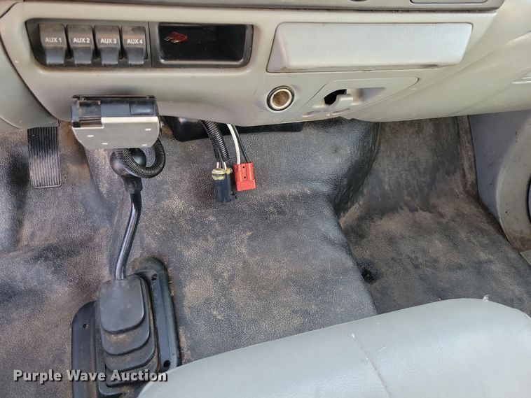 image for item OH9390 2006 Ford F450 Super Duty XL dump truck