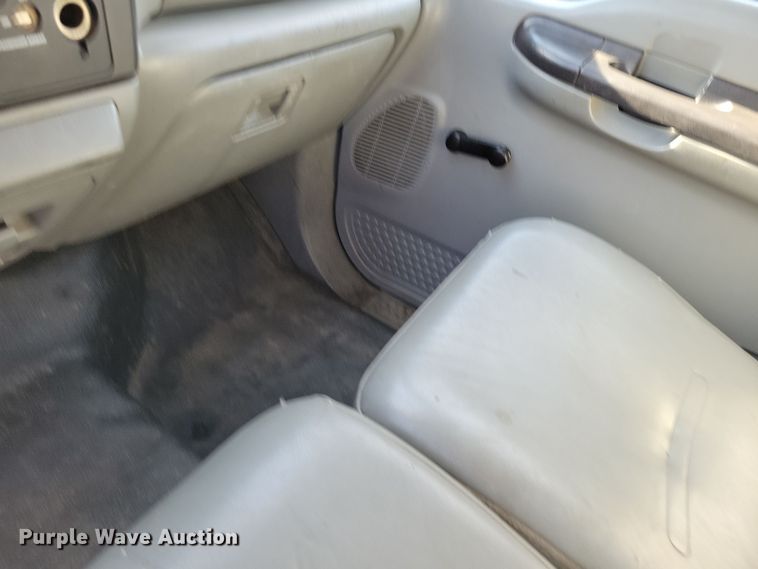 image for item OH9390 2006 Ford F450 Super Duty XL dump truck