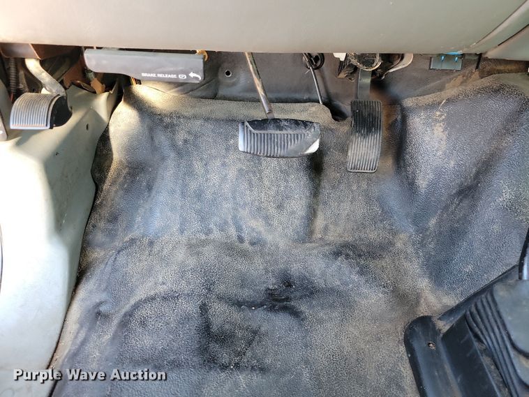 image for item OH9390 2006 Ford F450 Super Duty XL dump truck