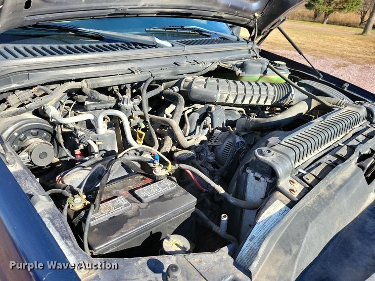 image for item OH9390 2006 Ford F450 Super Duty XL dump truck