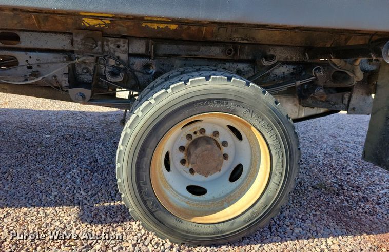 image for item OH9390 2006 Ford F450 Super Duty XL dump truck