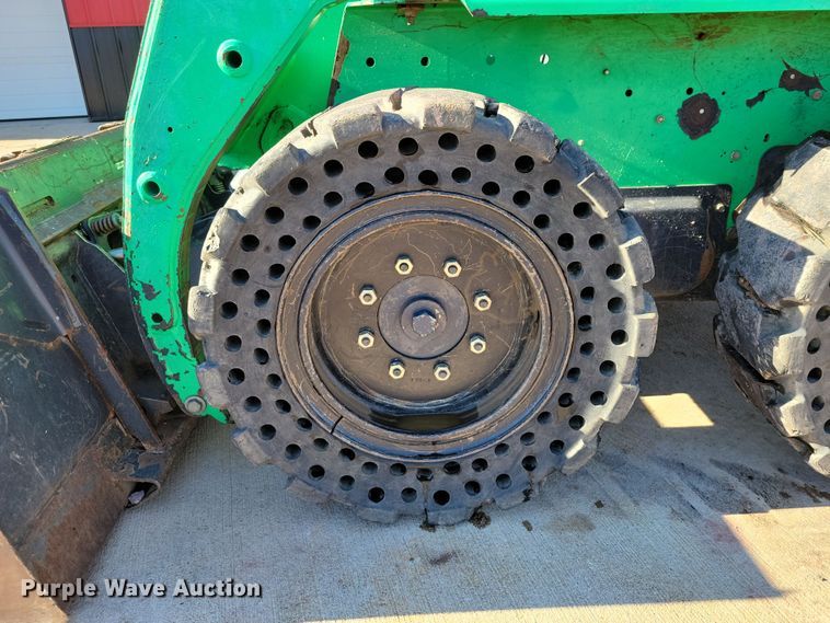 image for item OH9392 2013 Bobcat S130 skid steer loader