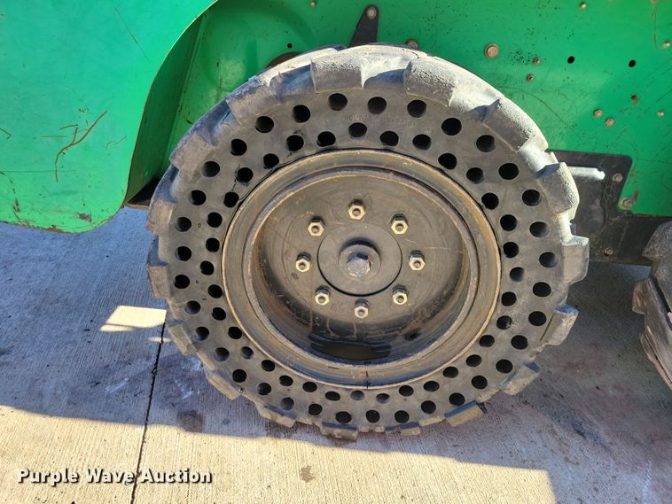 image for item OH9392 2013 Bobcat S130 skid steer loader