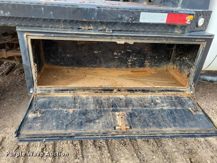 image for item OH9410 2015 Ford F550 Super Duty XL Crew Cab flatbed truck